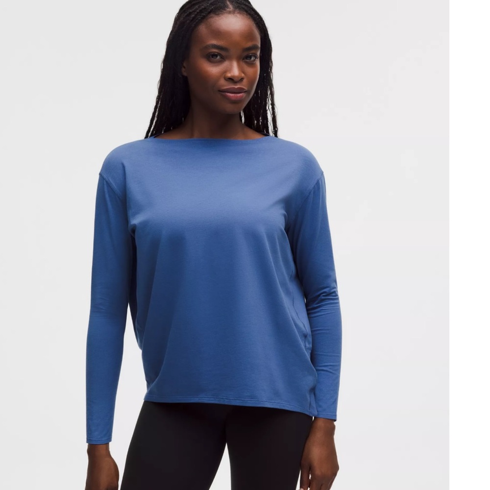 Lululemon Back in Action long sleeve NWT size 4 brilliant blue